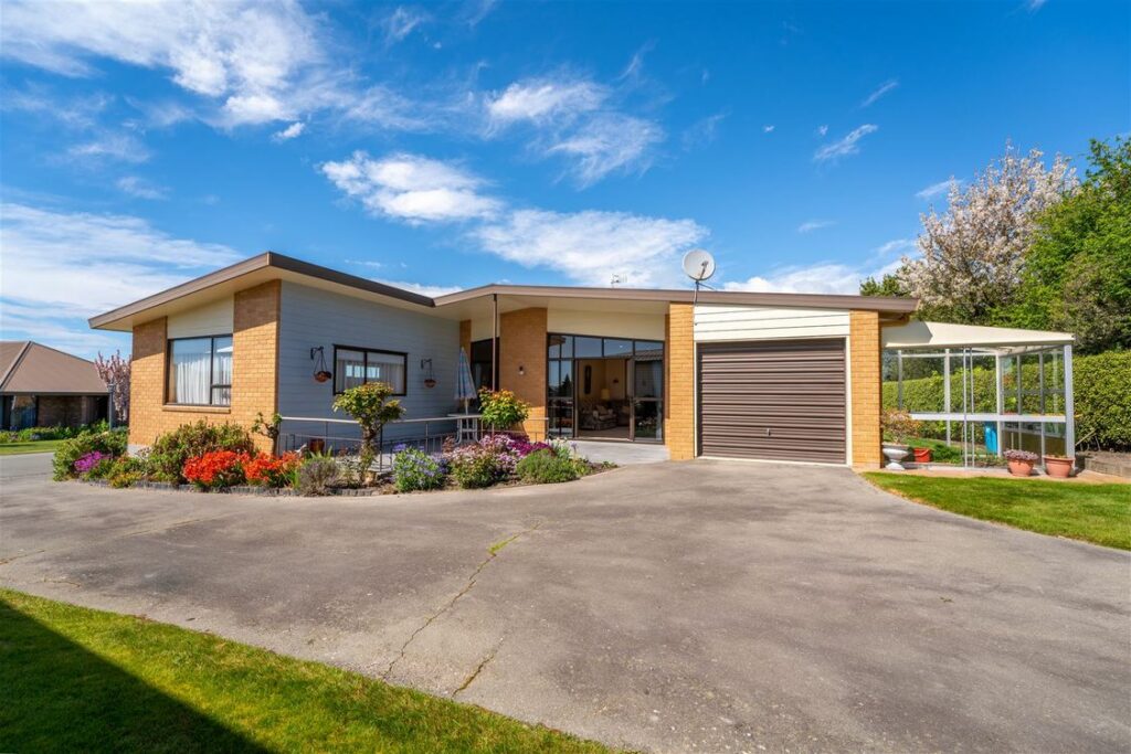 For Sale Mountainview Village